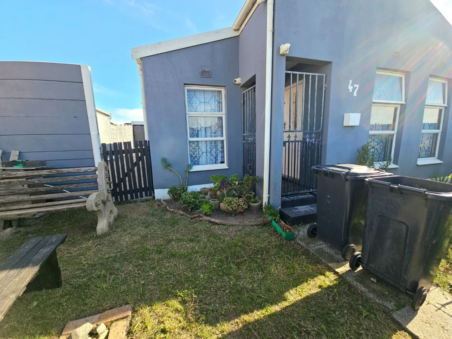 4 Bedroom Property for Sale in Strandfontein Village Western Cape